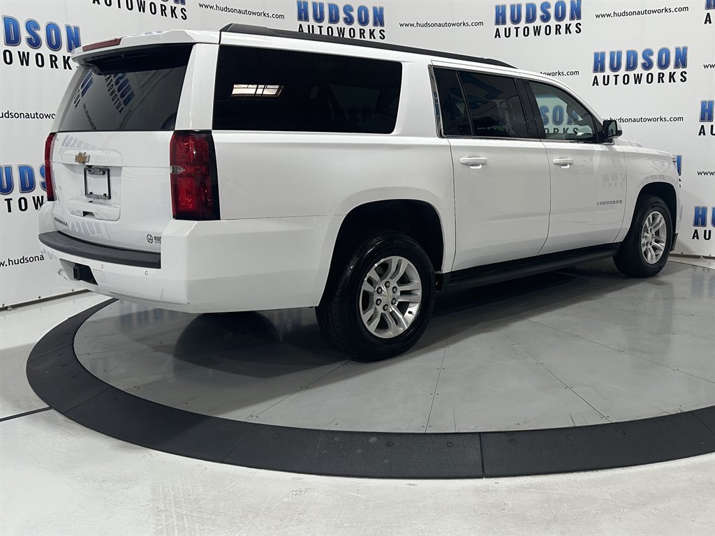 2020 Chevrolet Suburban 1500 LT photo