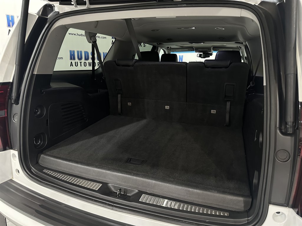 2020 Chevrolet Suburban 1500 LT photo