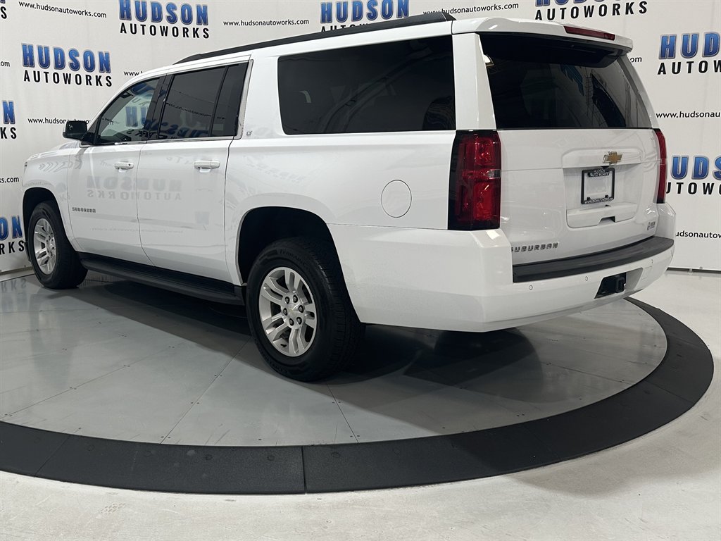 2020 Chevrolet Suburban 1500 LT photo