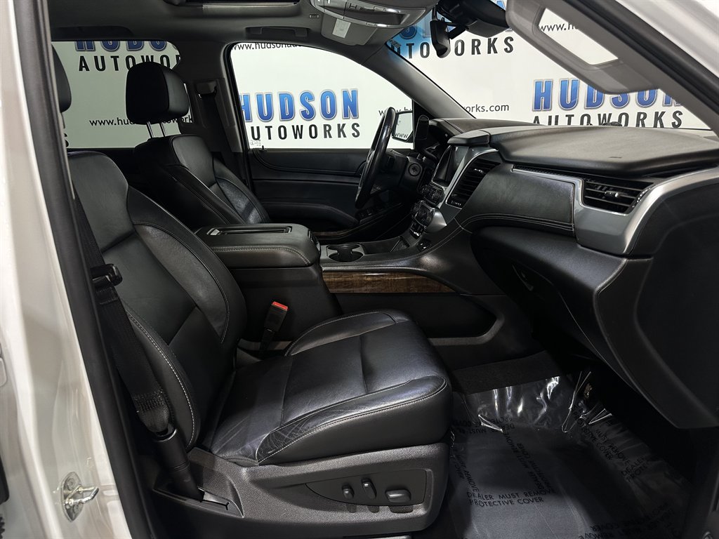 2020 Chevrolet Suburban 1500 LT photo