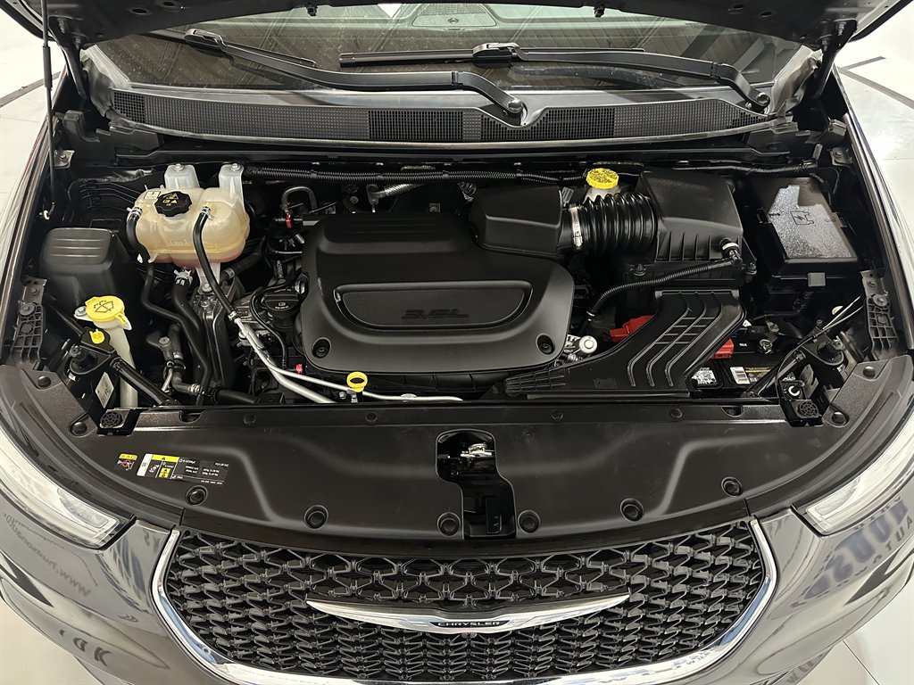 2022 Chrysler Pacifica Touring L photo