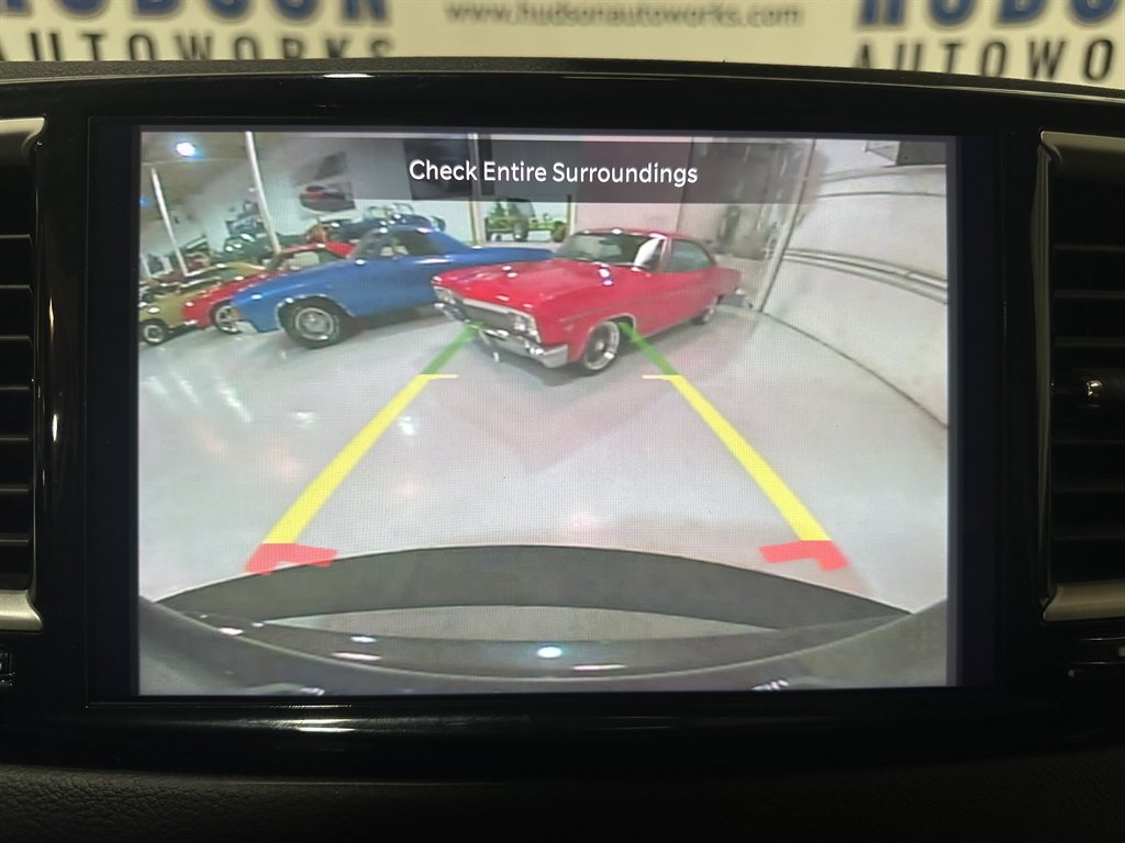 2022 Chrysler Pacifica Touring L photo
