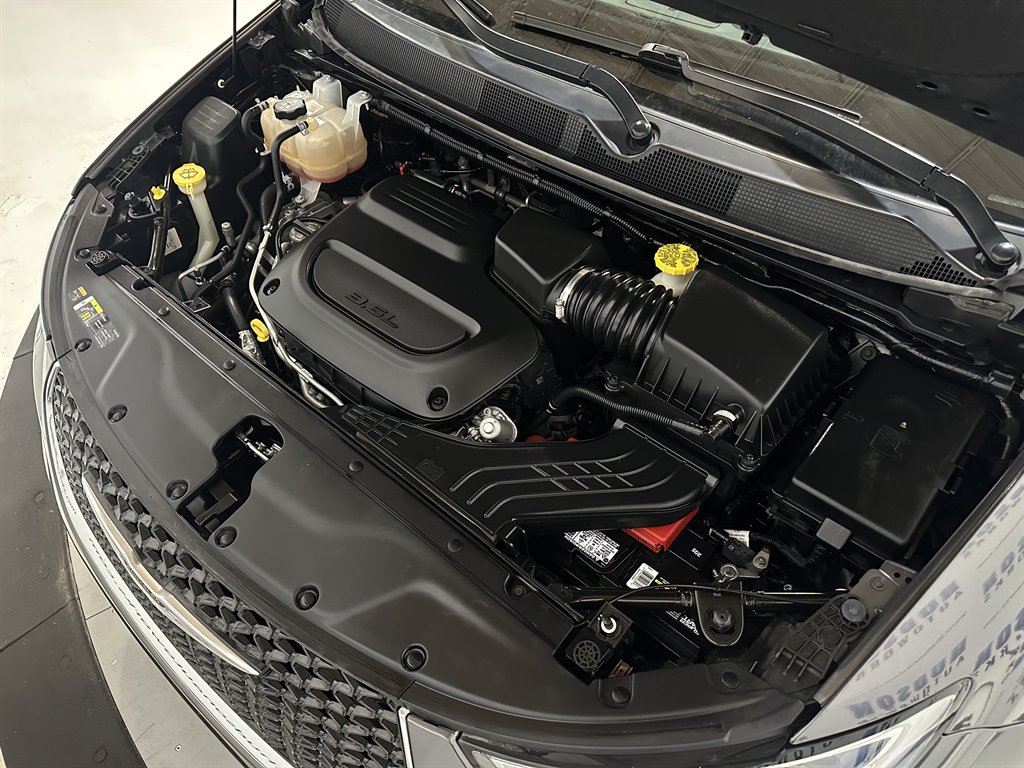 2022 Chrysler Pacifica Touring L photo