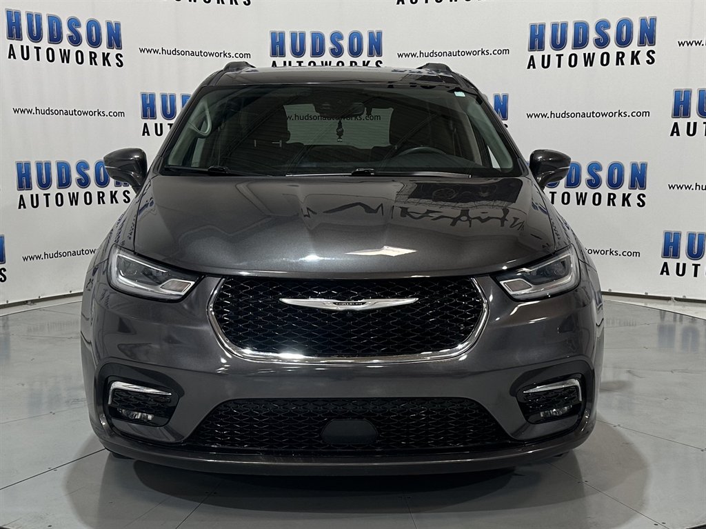 2022 Chrysler Pacifica Touring L photo