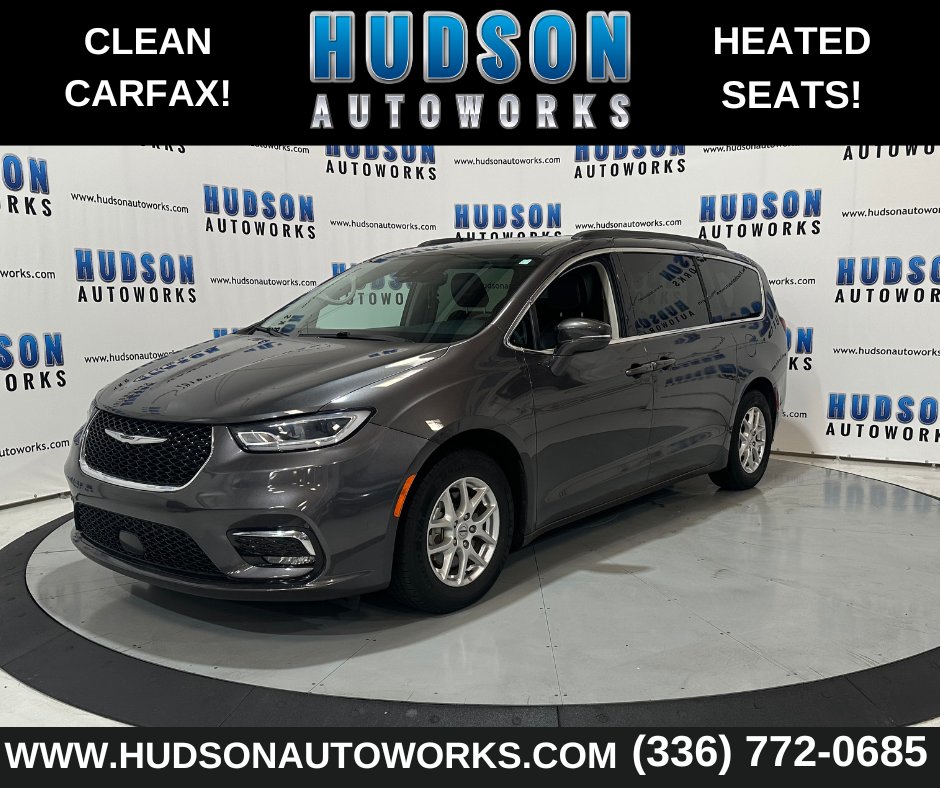 2022 Chrysler Pacifica Touring L photo