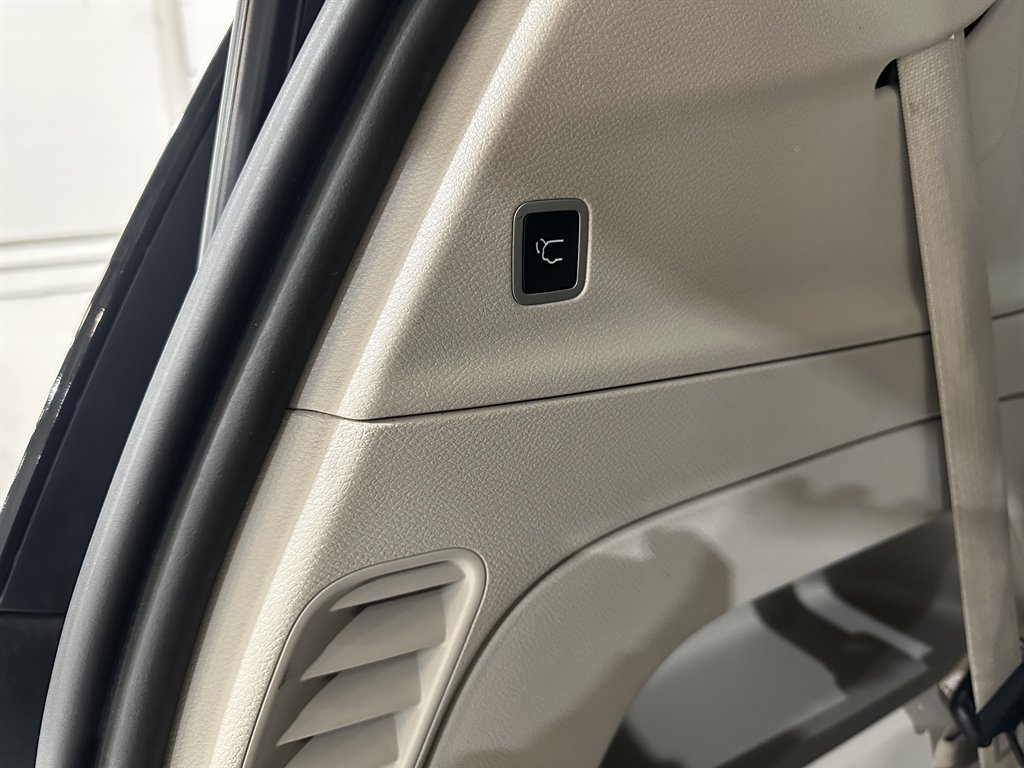 2022 Chrysler Pacifica Touring L photo