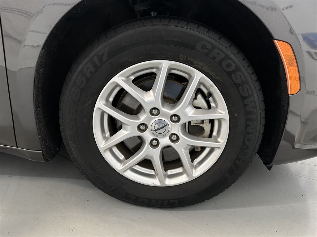2022 Chrysler Pacifica Touring L photo