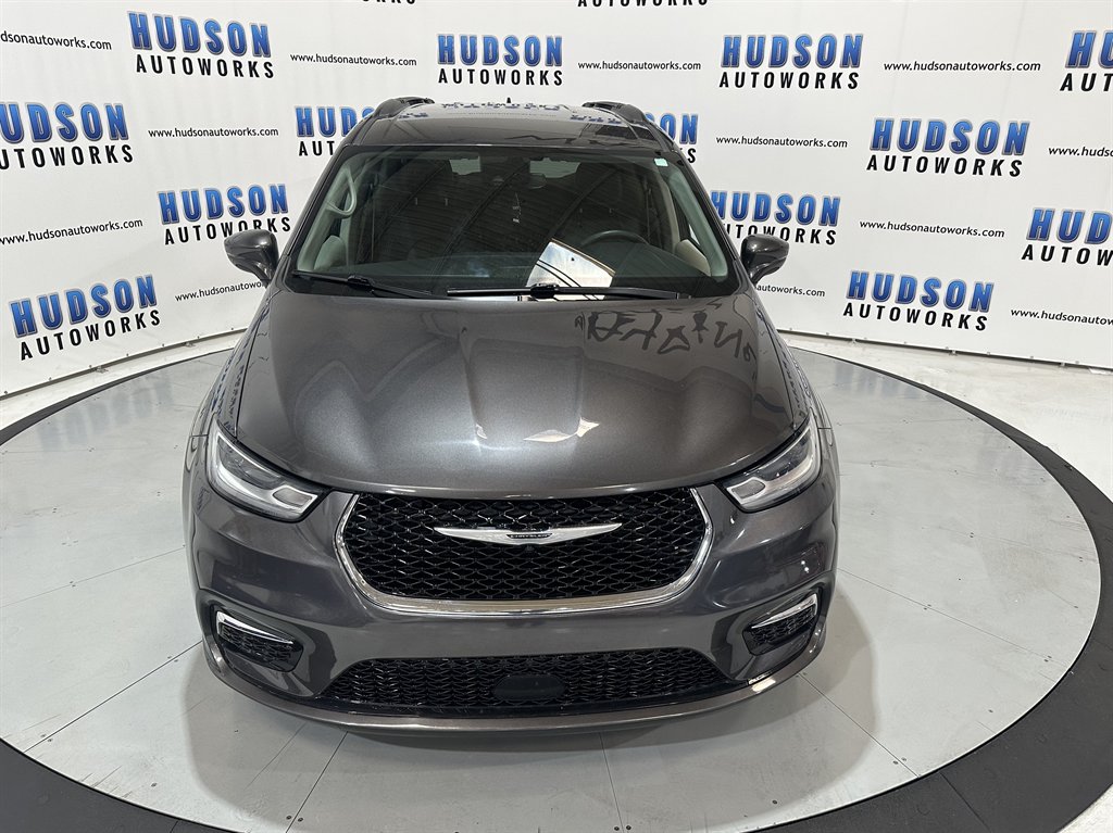 2022 Chrysler Pacifica Touring L photo