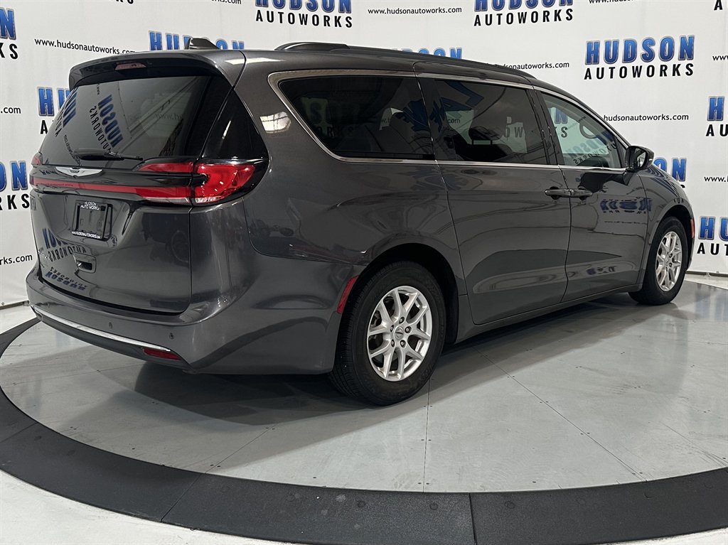 2022 Chrysler Pacifica Touring L photo