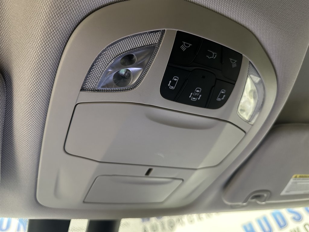 2022 Chrysler Pacifica Touring L photo