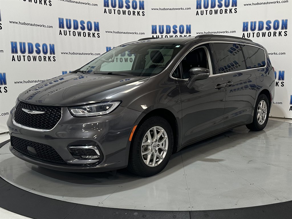 2022 Chrysler Pacifica Touring L photo