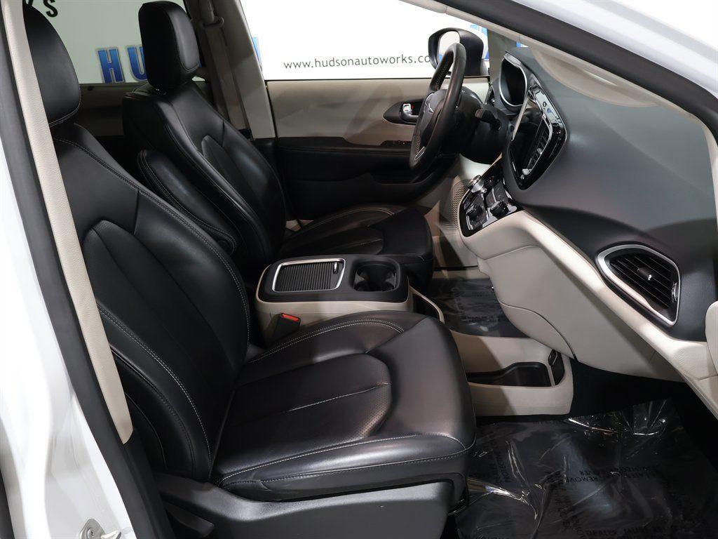 2023 Chrysler Pacifica - $33,200
