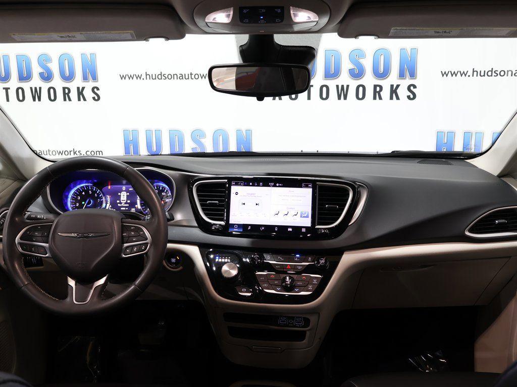 2023 Chrysler Pacifica - $33,200
