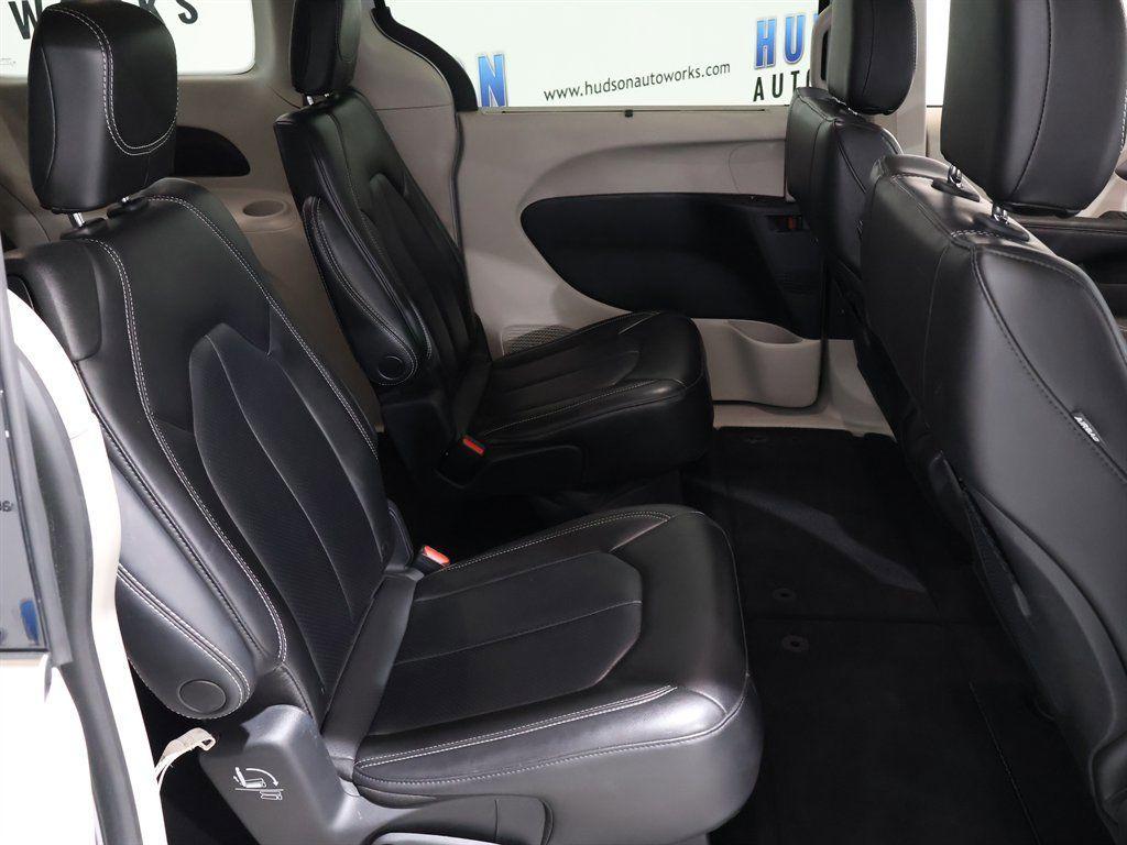 2023 Chrysler Pacifica - $33,200