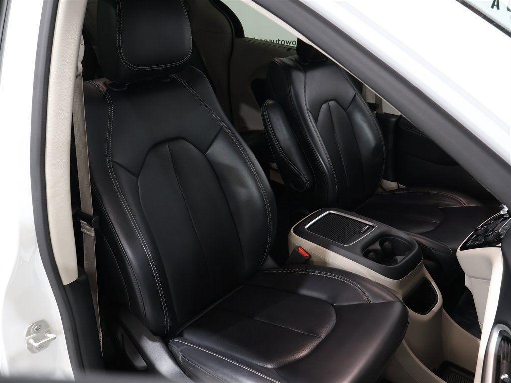 2023 Chrysler Pacifica - $33,200