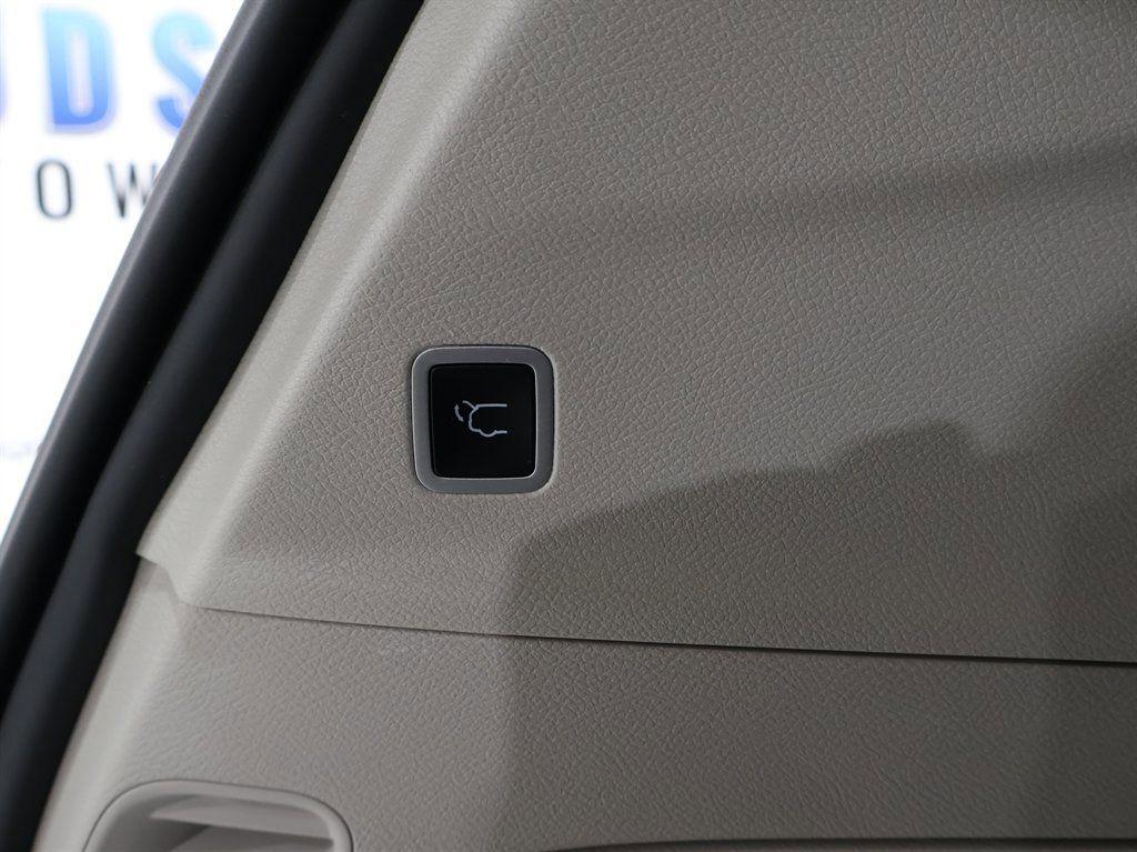 2023 Chrysler Pacifica - $33,200