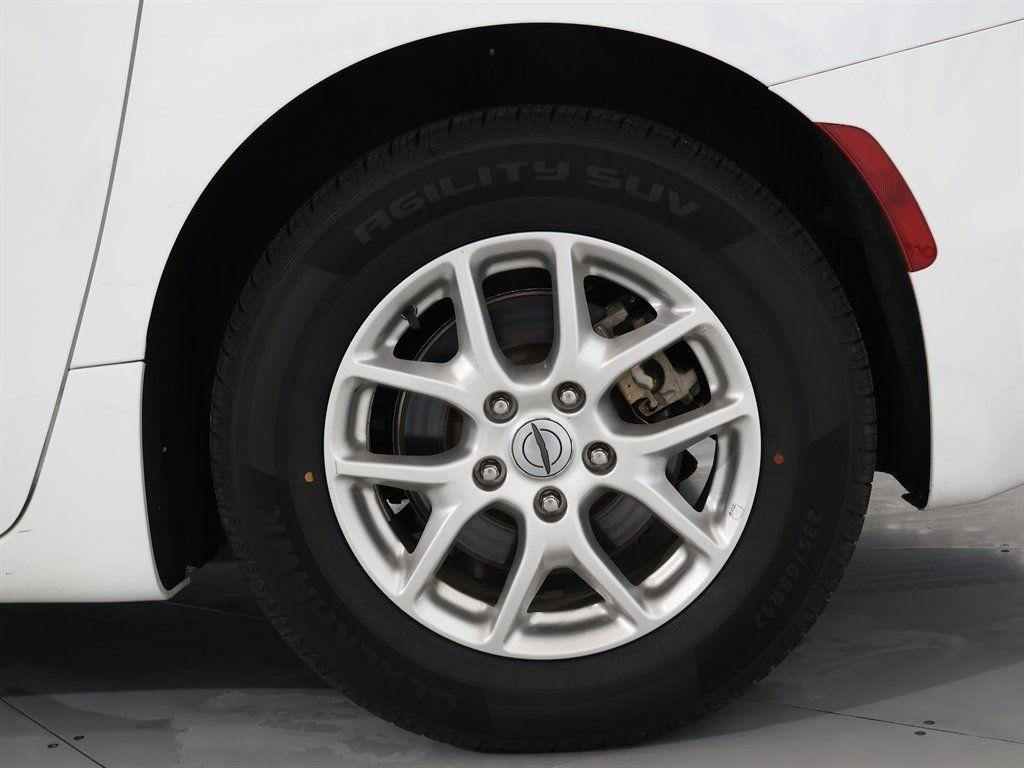 2023 Chrysler Pacifica - $33,200