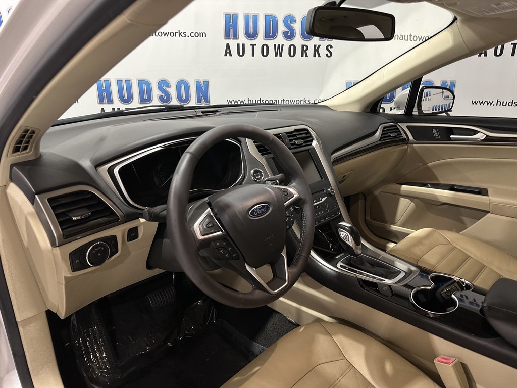 2015 Ford Fusion SE photo