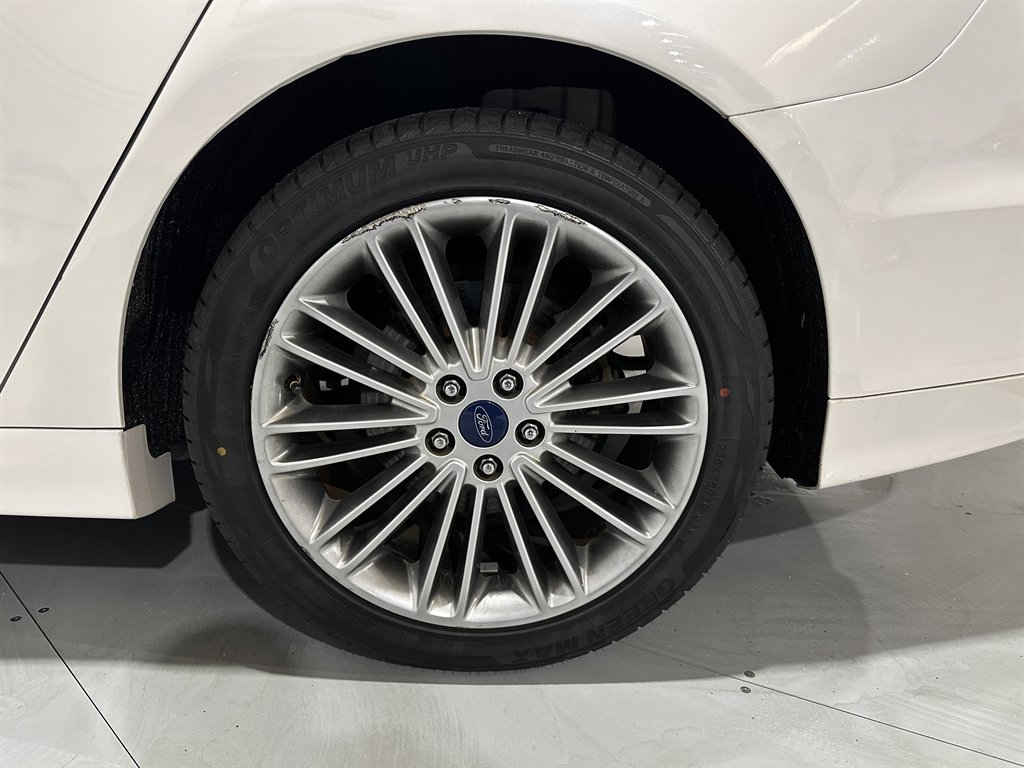 2015 Ford Fusion SE photo