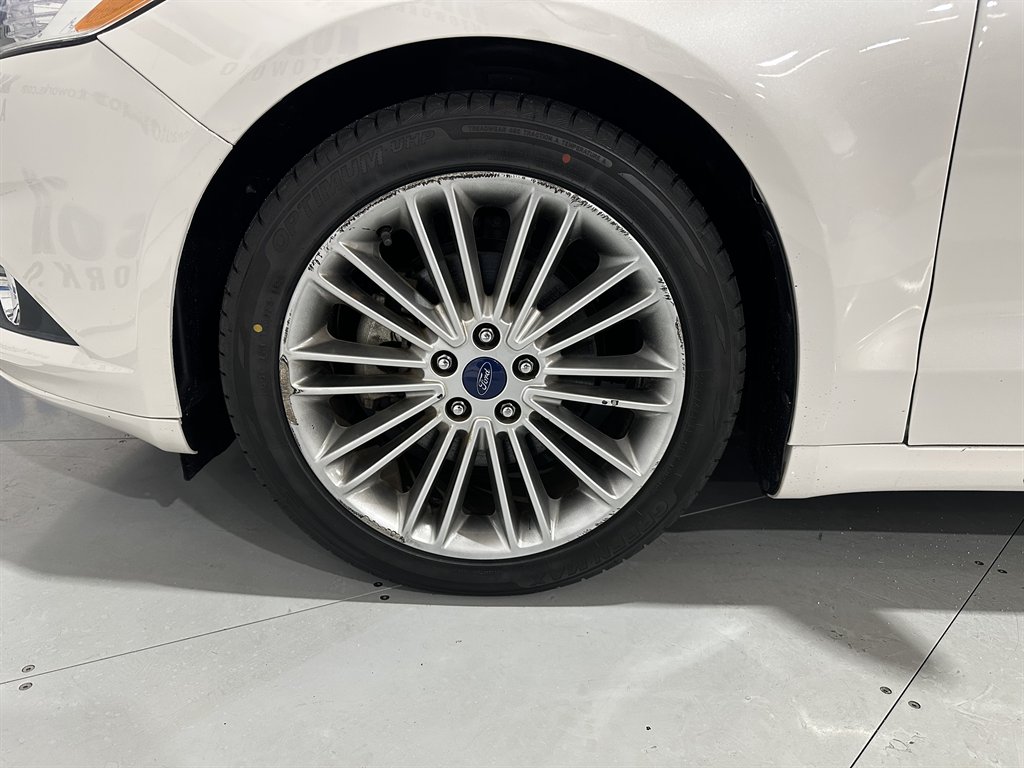 2015 Ford Fusion SE photo
