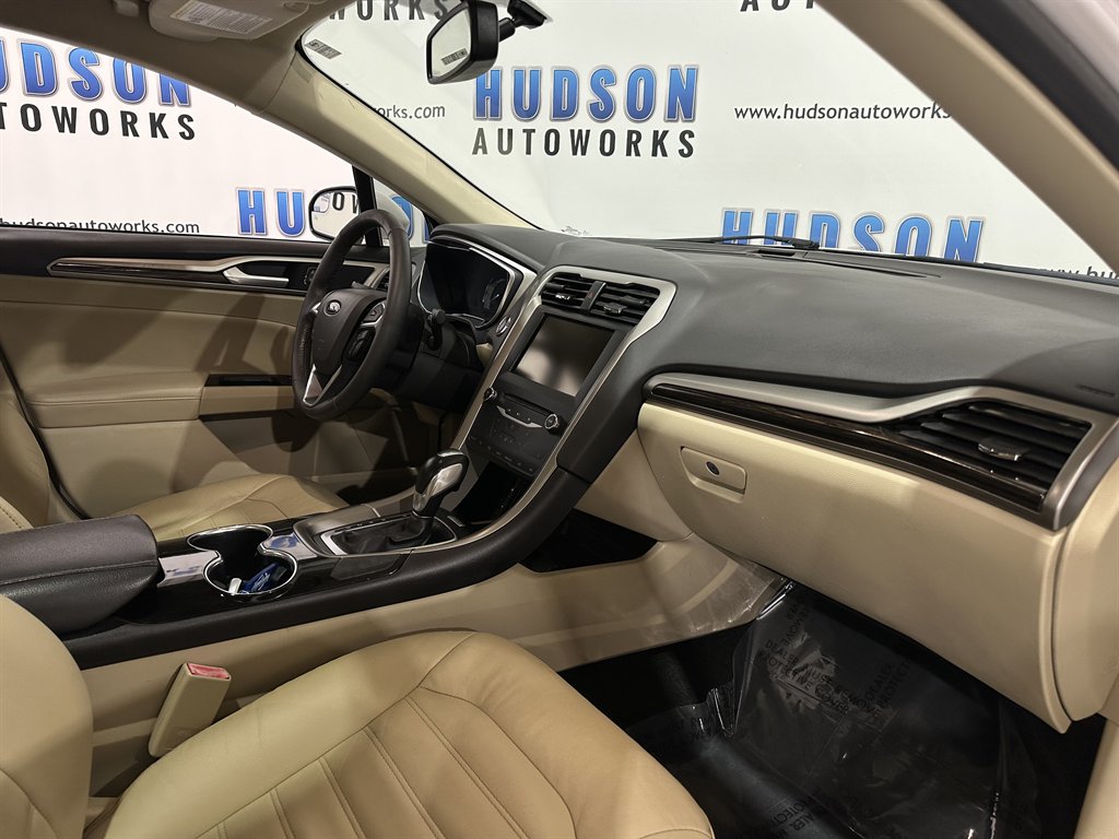 2015 Ford Fusion SE photo