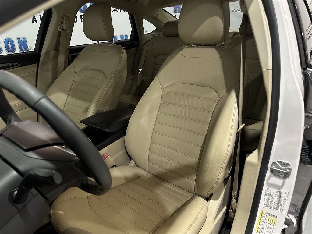 2015 Ford Fusion SE photo