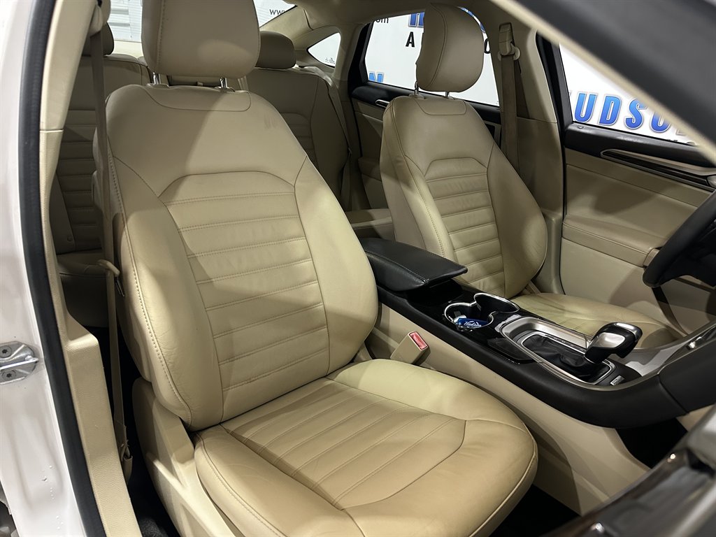 2015 Ford Fusion SE photo