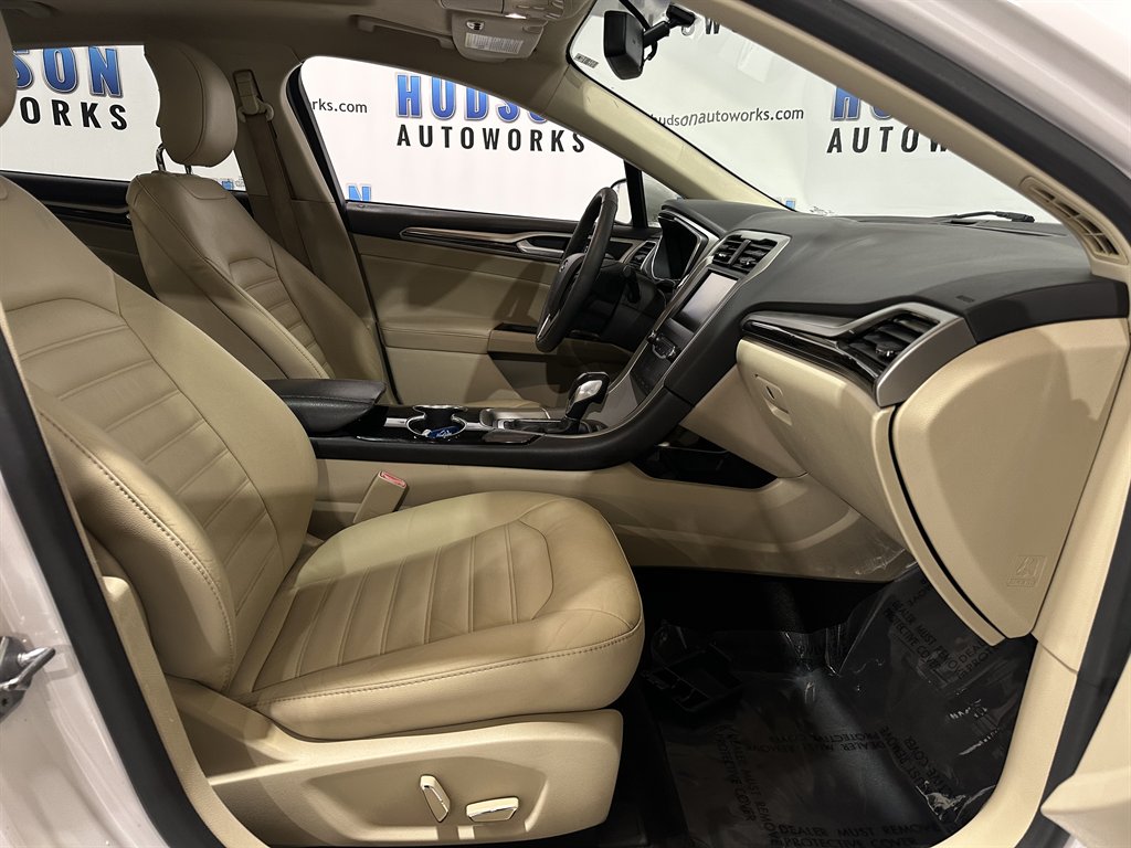 2015 Ford Fusion SE photo