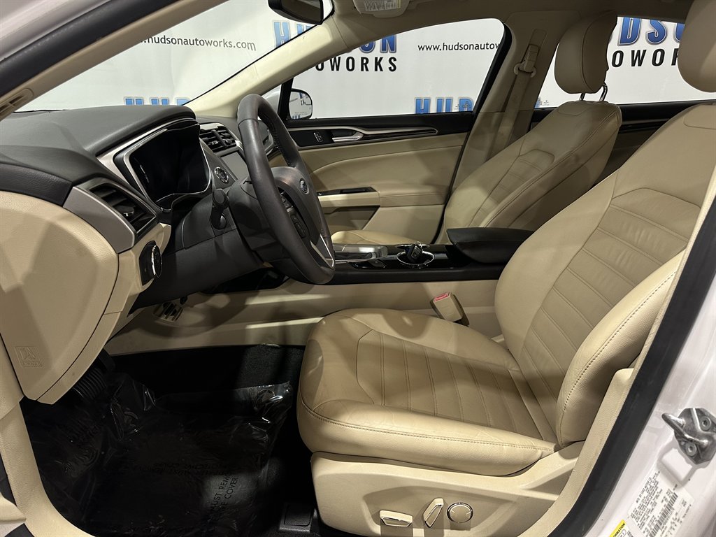 2015 Ford Fusion SE photo
