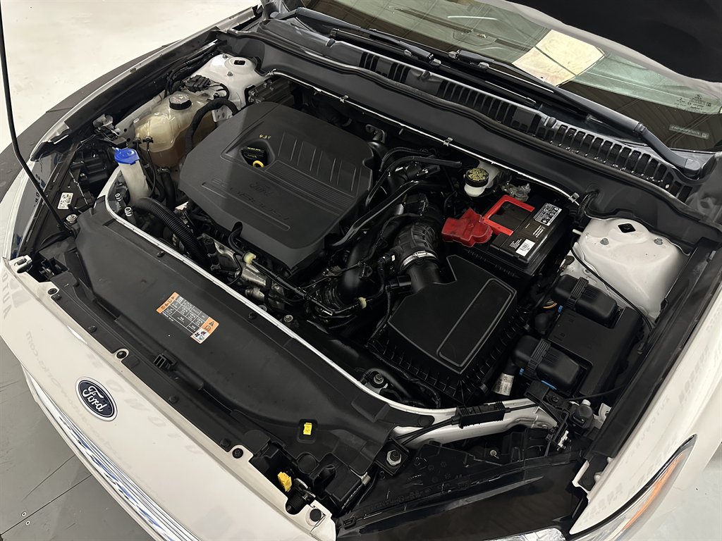 2015 Ford Fusion SE photo