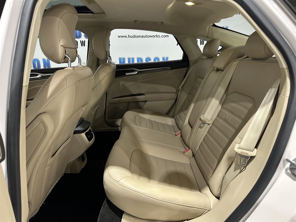 2015 Ford Fusion SE photo