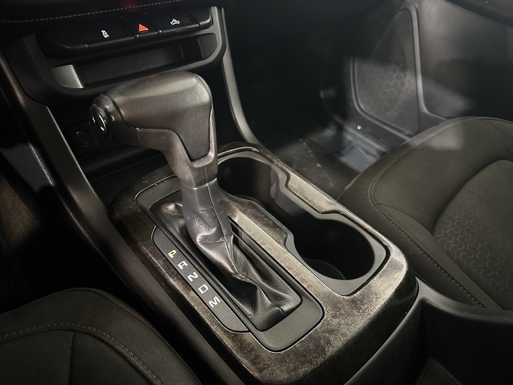 2016 GMC Canyon SLE photo