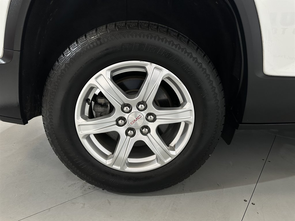 2017 GMC Acadia SLE1 photo