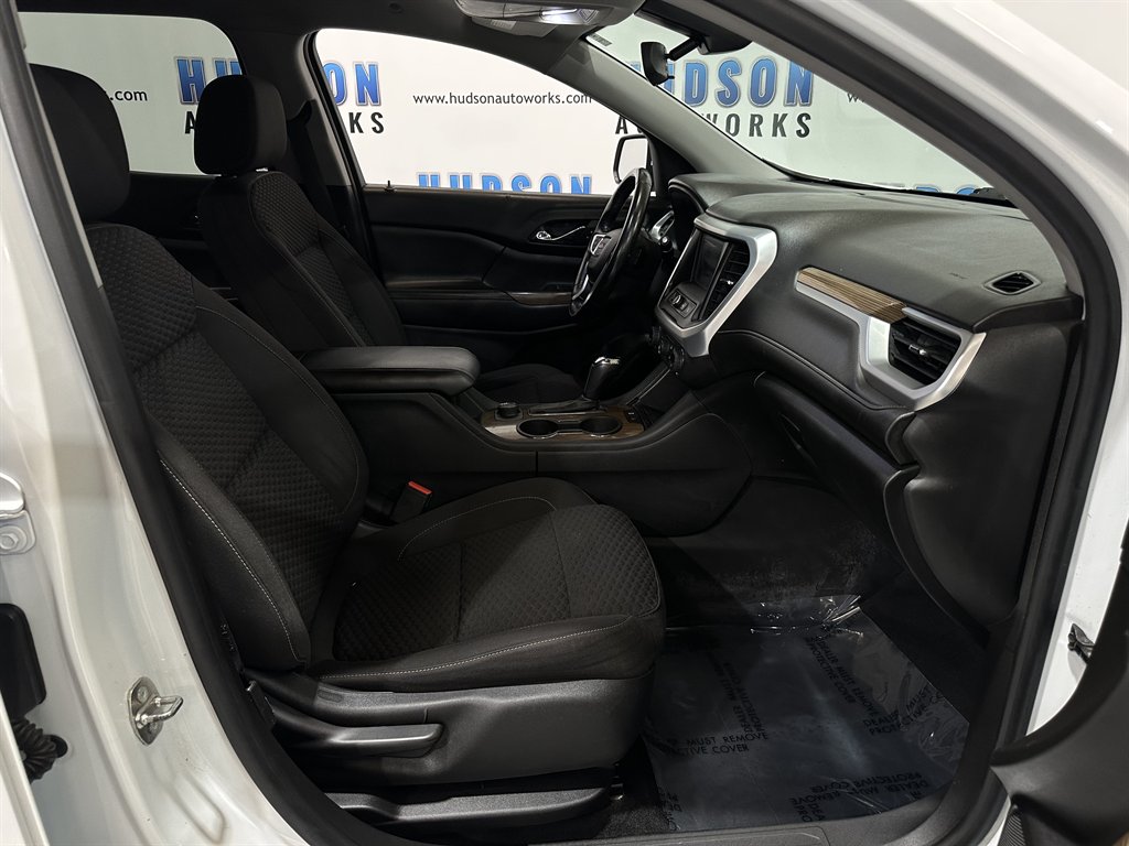 2017 GMC Acadia SLE1 photo