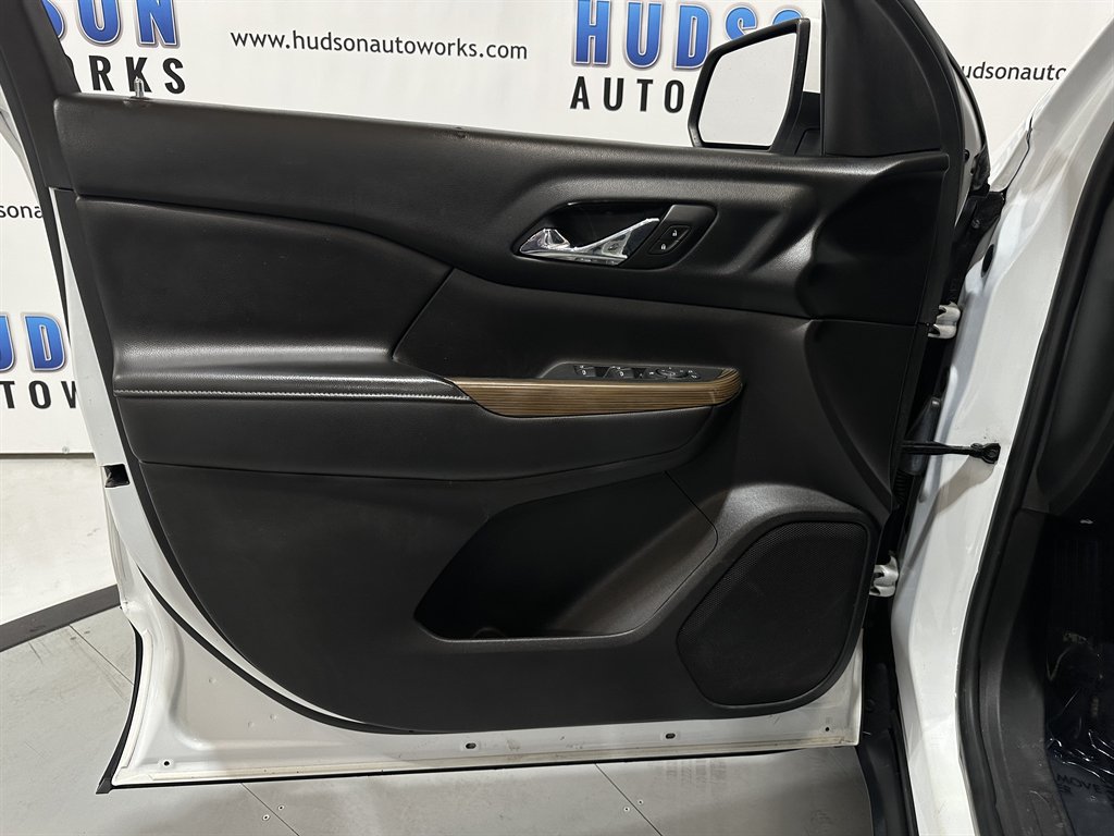 2017 GMC Acadia SLE1 photo