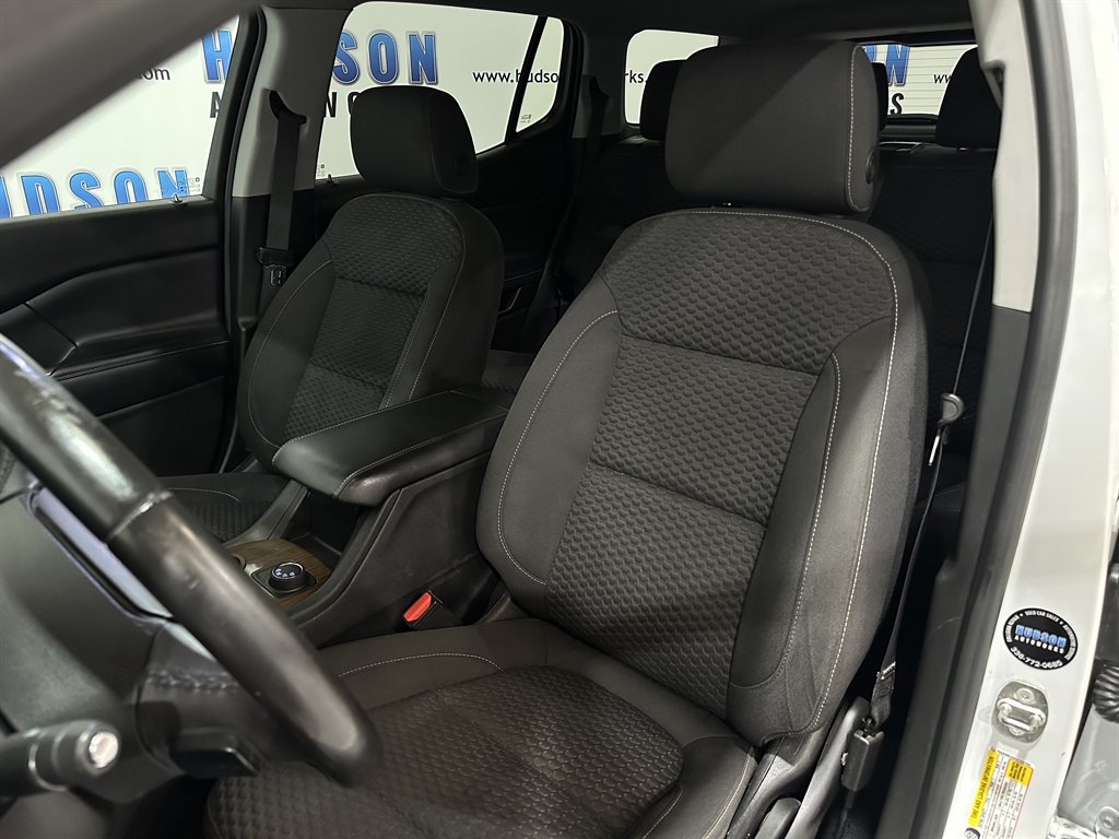 2017 GMC Acadia SLE1 photo