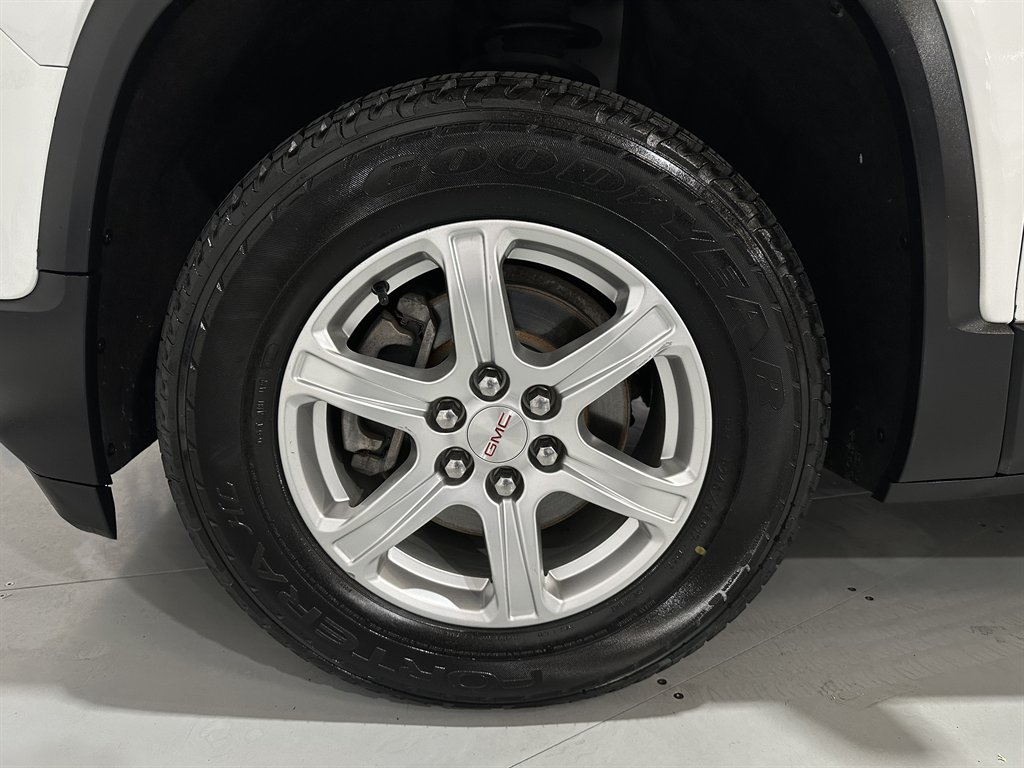 2017 GMC Acadia SLE1 photo