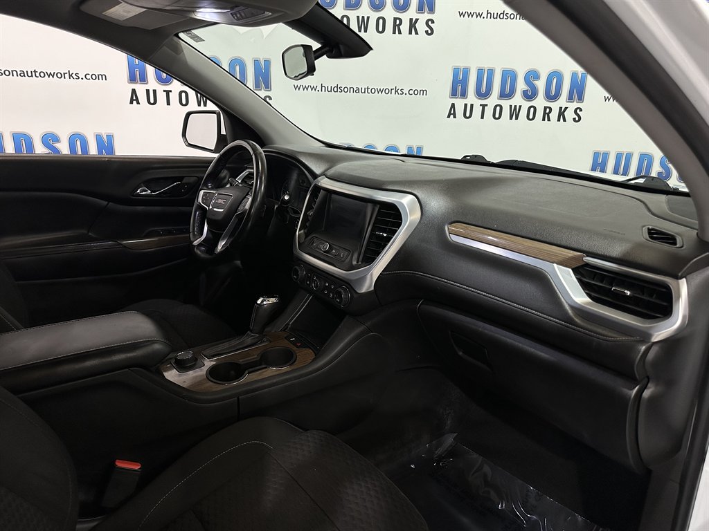 2017 GMC Acadia SLE1 photo
