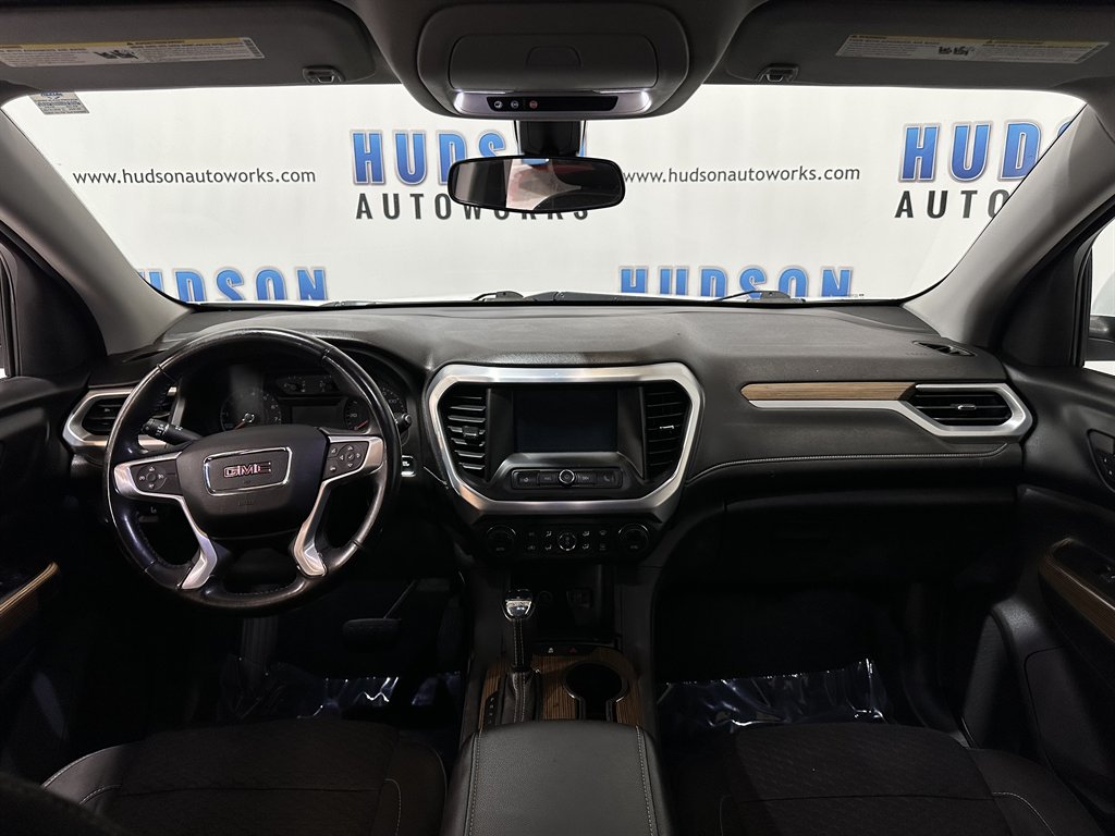 2017 GMC Acadia SLE1 photo