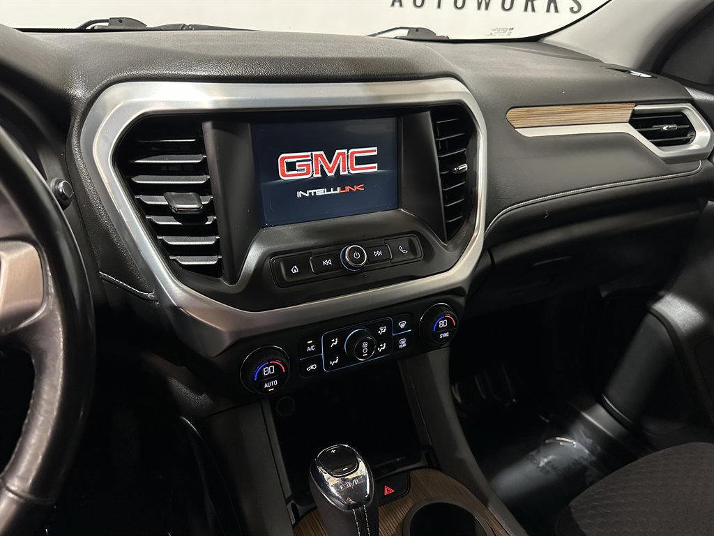 2017 GMC Acadia SLE1 photo