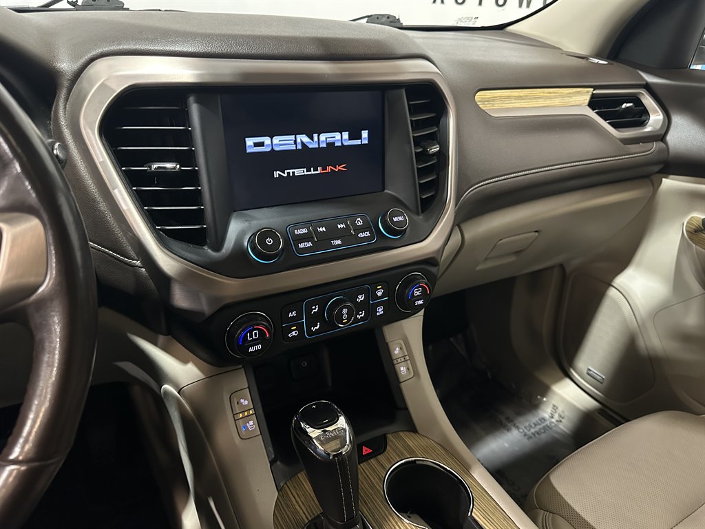 2019 GMC Acadia Denali photo