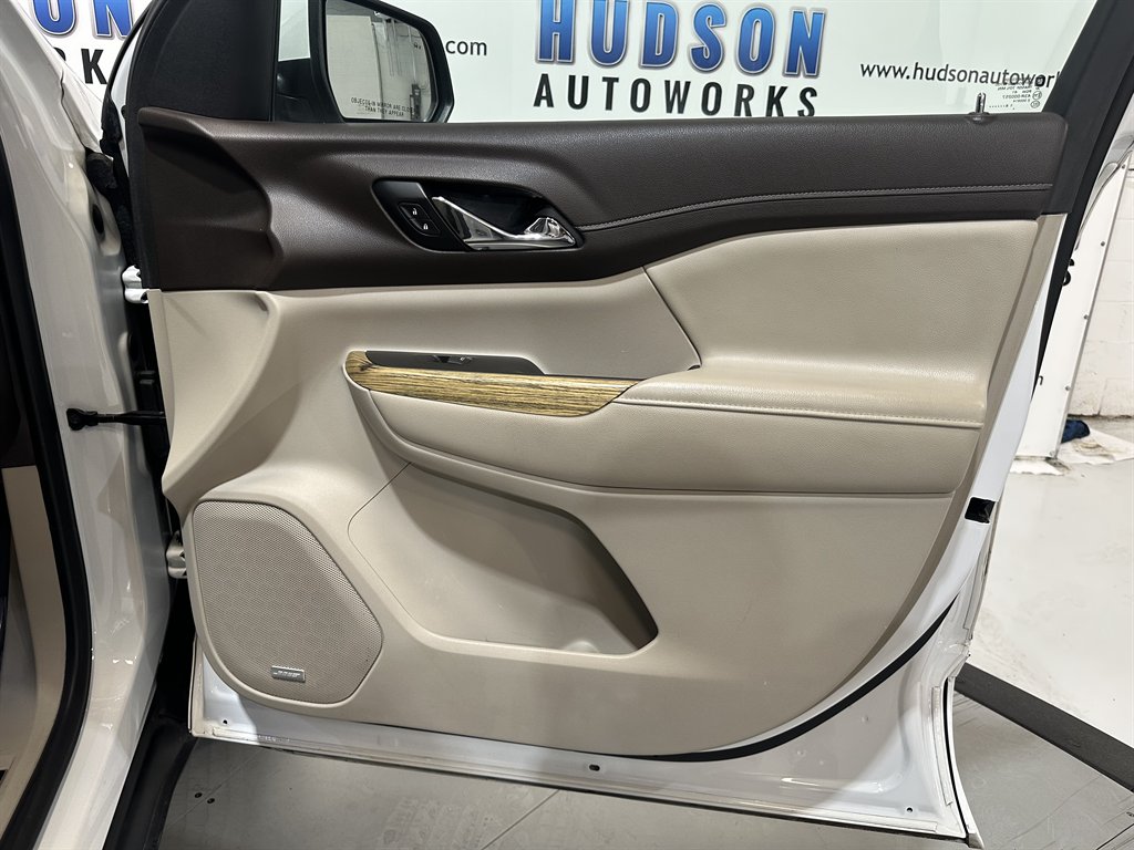 2019 GMC Acadia Denali photo