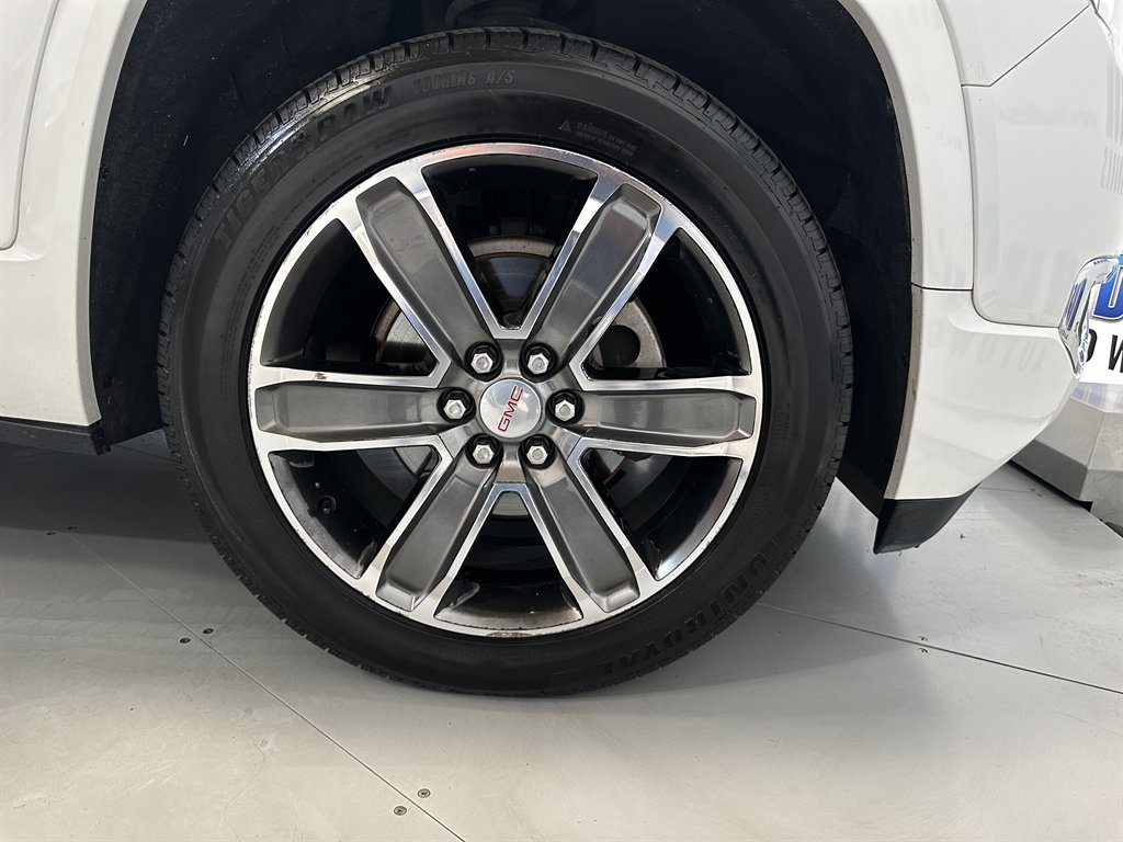 2019 GMC Acadia Denali photo