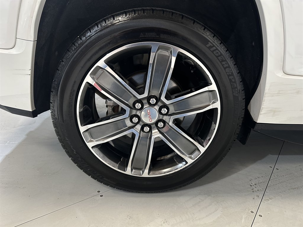 2019 GMC Acadia Denali photo