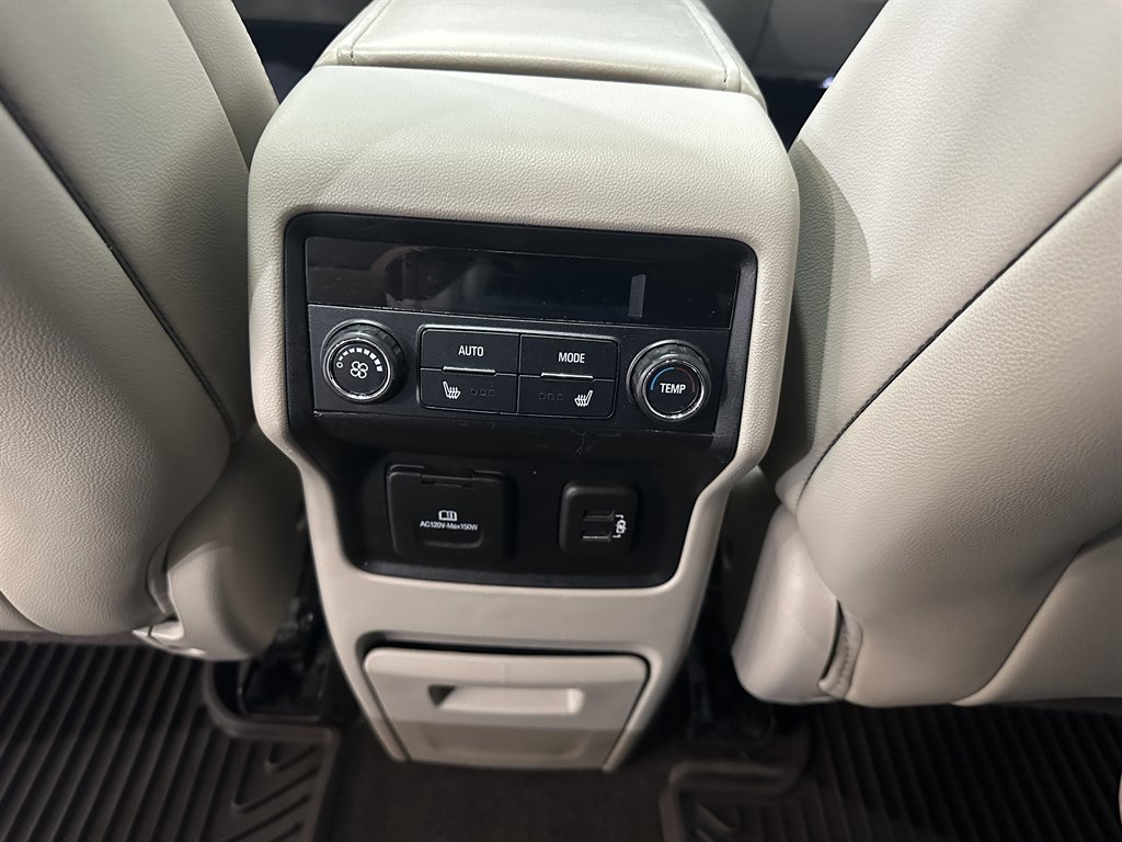 2019 GMC Acadia Denali photo