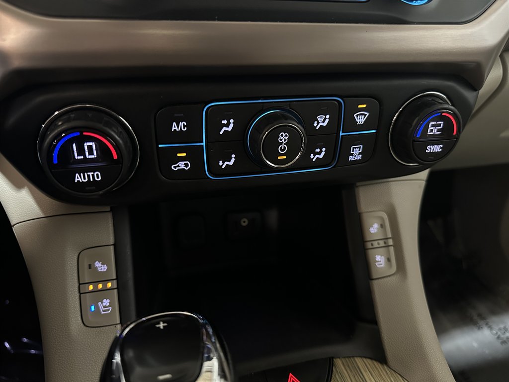 2019 GMC Acadia Denali photo