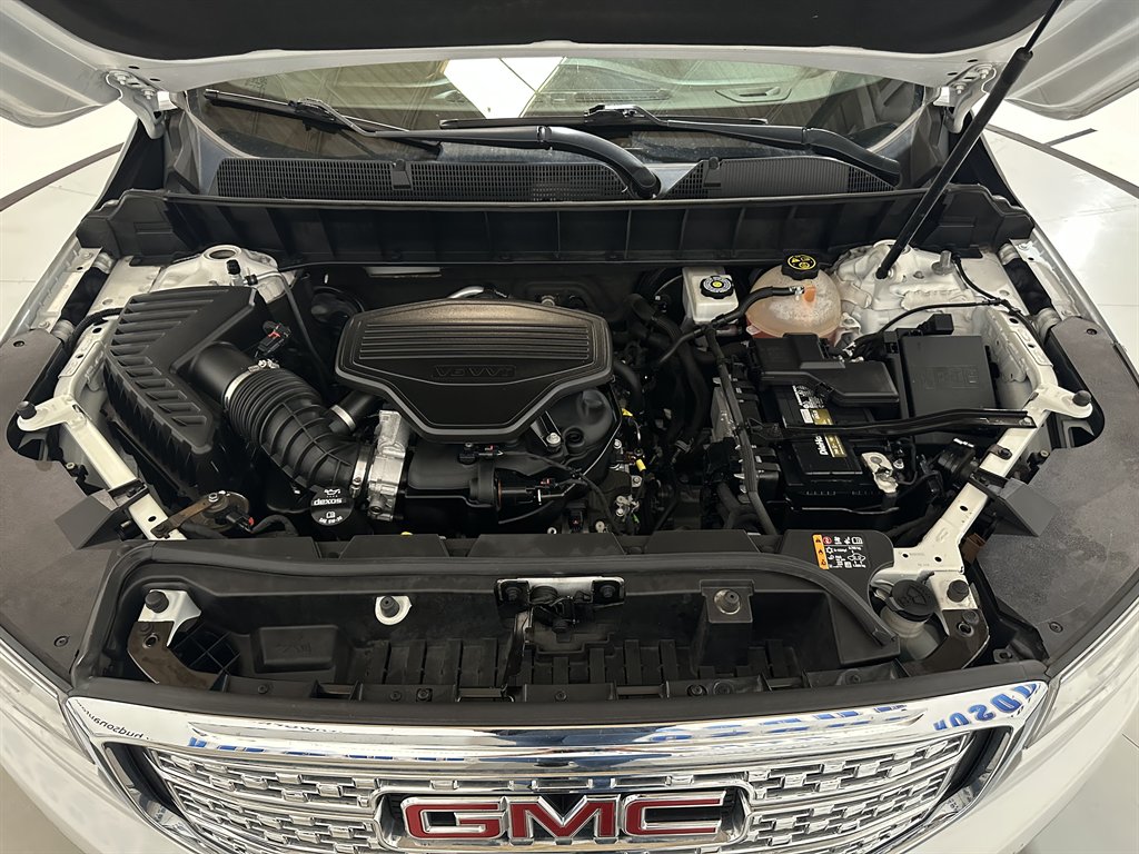 2019 GMC Acadia Denali photo