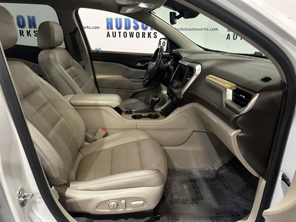 2019 GMC Acadia Denali photo