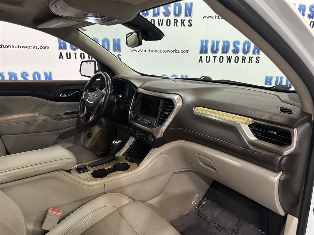 2019 GMC Acadia Denali photo