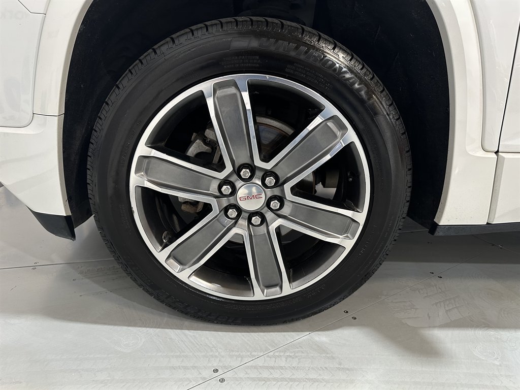 2019 GMC Acadia Denali photo